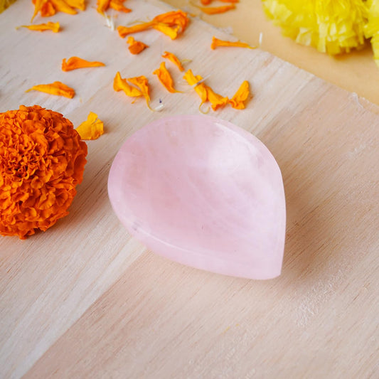 Rose Quartz Stone Diya For A Pooja - {68.00 Gram}