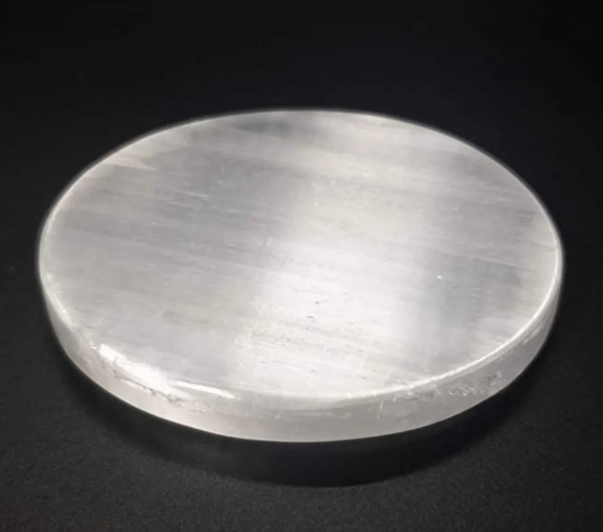  Perfect for cleansing and recharging your crystals."
#SelenitePlate #EnergyCleansing #CrystalCharging #HealingEnergy #NaturalCrystals #ChakraHealing #PositiveVibesOnly #CrystalHealing #SpiritualCleanse #EnergyHealing #CleansingCrystals #SelenitePower #HealingTools #PurifyEnergy #RechargeYourCrystals #HolisticHealing