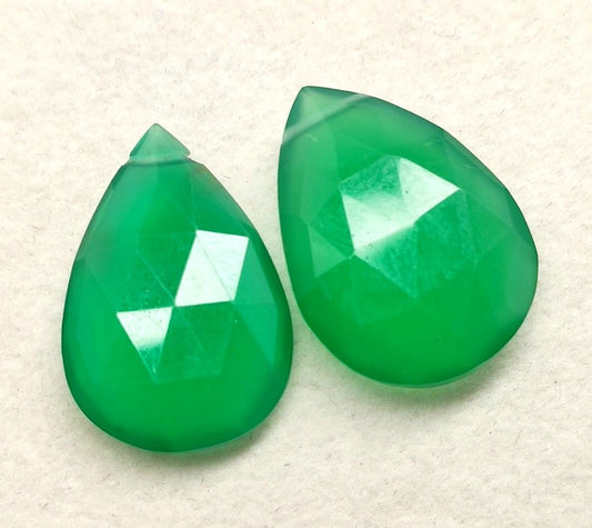 Unique Green Onyx Briolette Cut Pair – Perfect for Luxury Jewelry Designs #GreenOnyx #BrioletteGemstones #LuxuryJewelry #HandmadeDesign #ElegantAccessories






