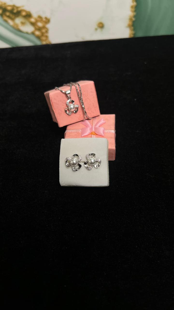 Silver Pearl Pendant &amp; Earring Set For Women | [3.35g] Designer Jewelry Set (Without Chain) NT-3